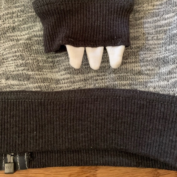 Gray Fox Zip Up Hoodie with Cozy Pockets and “Claws” on the sleeves!- NWOT - Picture 4 of 8